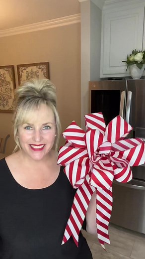 Christmas Bow Tutorial: How to Make a Big Bow with Ribbon