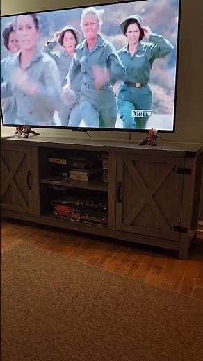 Mash theme song 🎵 on me tv