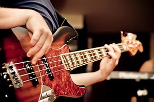 How to Know When it’s Time to Change Your Bass Strings
