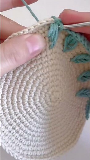 3D Leaf Crochet Decorative Border