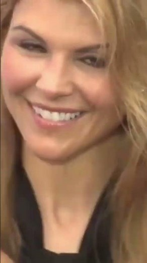 Actress Lori Loughlin looks gorgeous in a Hot outfit whilst posing for Paparazzi on the Red Carpet!!