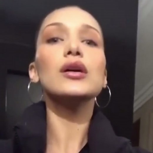 Bella Hadid Counting in French | Fun Language Lesson