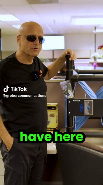 A signal loss test measures how much strength your data or power loses as it travels through a cable. Every wire has some resistance—but too much loss means slow speeds, weak connections, or complete failures. By testing signal loss, you can identify damaged cables, bad connectors, or long runs that need upgrading. #Foryou #fyp #speed