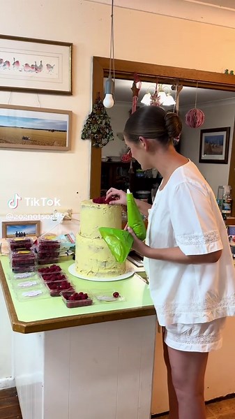 Wedding Cake Decorating Tips for Your Special Day