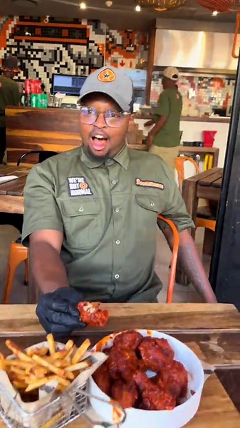 Hot wings challenge is back🌶️🌶️🌶️🌶️🌶️#rocomamasirenemall | hot wings