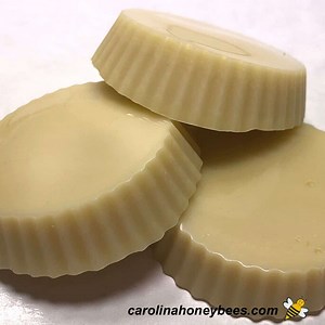 How to Make Beeswax Wax Melts (Easy DIY Recipe)- Carolina Honeybees