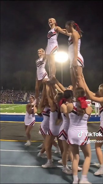 Exciting Cheer Pyramids and Stunts Compilation