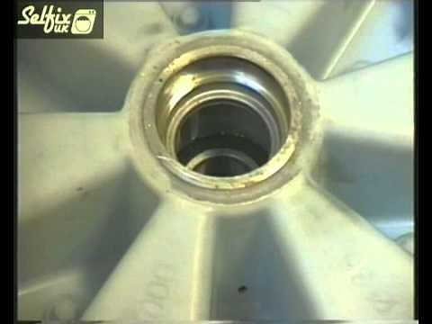How To Replace Hotpoint WF Washing Machine Bearings 2 of 3
