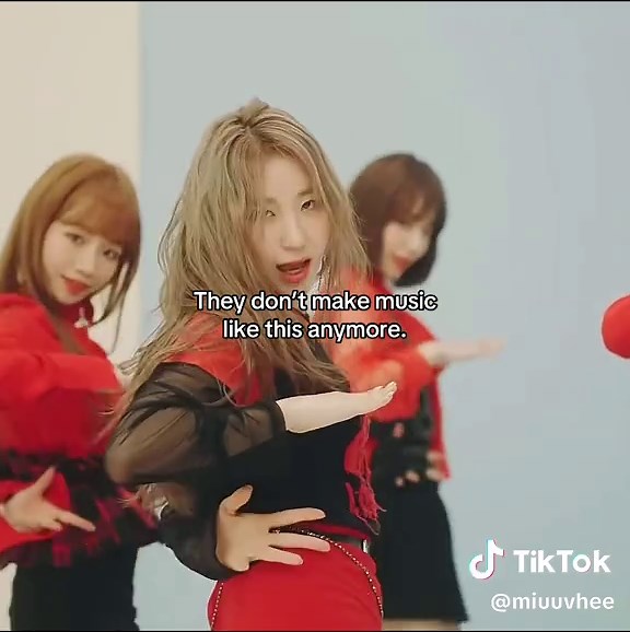 I miss iz*one 😪 #fyp #kpop #izone #wizone #kpopsong #foryoupage #dontflop #kpopfyp