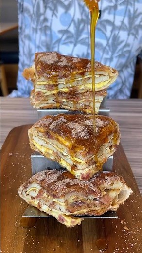 The BRUNCH CRUNCH WRAP from Elm Street Diner in Norwalk, CT is insane! 🥞🌯🌮🍳🥓🔥🤤 #DEVOURPOWER