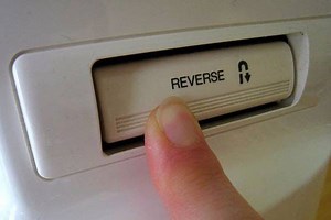 How to Backstitch on Sewing Machine (With or Without Reverse)