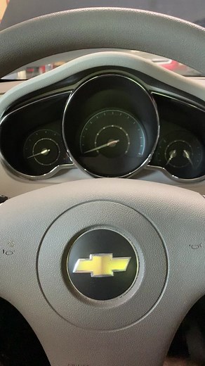 2009 Chevrolet Malibu LT 2.4 Startup and Gauge Sweep