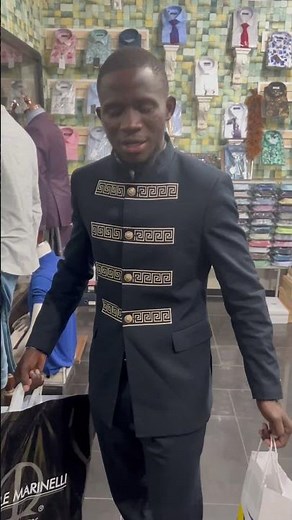 J'ai acheter une chausure et a 300.000F #business #comedy #trading #cryptomillionaire #riche #argent