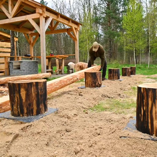 12 Meses de Construcción para Preparar la Navidad