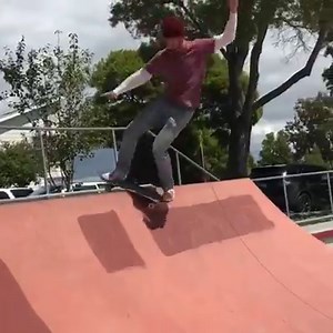 51K views · 842 reactions | Today we brought supporters of @tonyhawkfoundation to Hilltop Skatepark to show them one of the 588 parks that we've helped create over the last 16 years. We also brought @aaronjawshomoki @clivejdixon @rileyhawk & @lizziearmanto to do stuff like this... | Tony Hawk | Facebook