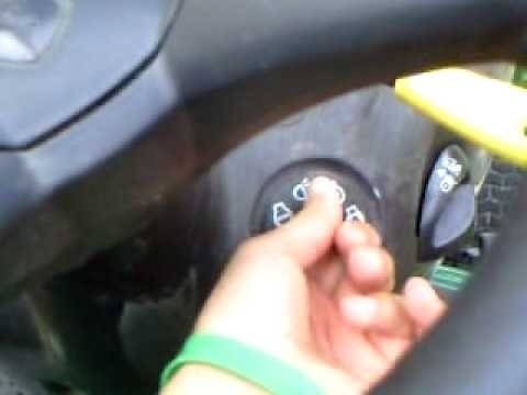 John Deere L110 Lawn Tractor