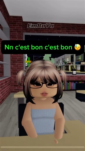 Quand tu embêtes ton amie à la classe🤣 ‪@Emraya-YT‬ #roblox #robloxshorts#humour #brookhaven#memes