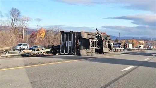 UPDATE: Truck wreck slows traffic on Interstate 81