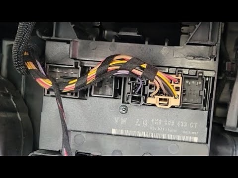 2008 Volkswagen Jetta Comfort Control Module Location and Removal