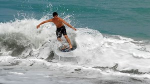 How To Skimboard Waves: Ultimate Guide To Catching Waves