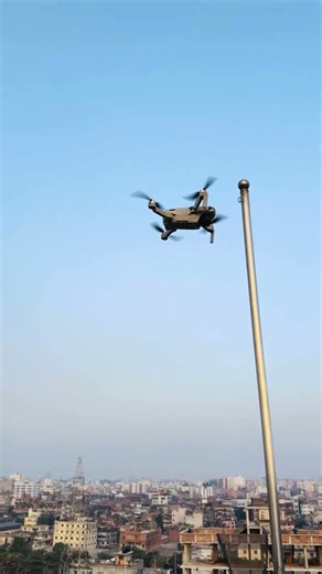 DJI Mini 2 SE - Smooth hand takeoff #dji #djimini2se #dronevideo #dronelife #drone