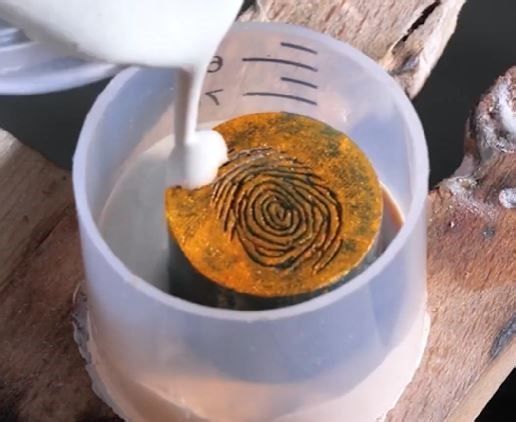 Carry A Fingerprint Pendant Wherever Life Takes You | 5-Minute Crafts Family