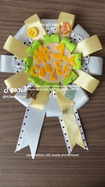 another graduation gift idea :) this would be super cute to celebrate even the smallest things in life ⭐️ loved making these!! your sign to start making rosettes! #fyp #gradgiftidea #diygift #rosette #pinterest