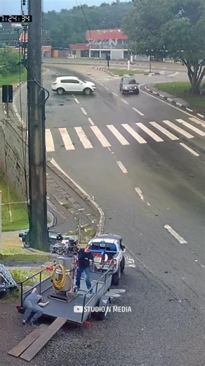 The Drift - On control 😱🤷🏻 Car ended up with a safe drift #shorts #drift #cctv