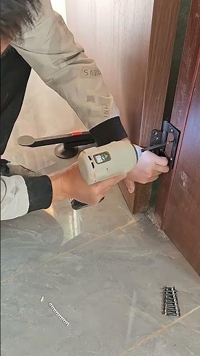 Foot Lift Door Helper - Fast Door Installation with One Foot