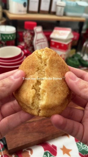 Snickerdoodle brown butter cookies?? Yes pleaseee. Forgot to film the browning process 🫩 And no I won’t stop loving brown butter lol Recipe from Stephanie sweets🤍 2 2/3 cups All-purpose flour 335 g 1 1/2 tsp Cream of tartar 5 g 1 TBSP Cornstarch 8 g 1/2 tsp Baking soda 1/2 tsp Baking powder 1 tsp Salt 1 cup Plus 2 TBSP Unsalted butter, browned and cooled 225 g 1 1/2 cups White granulated sugar 300 g 2 Large eggs, room temperature 2 tsp Pure vanilla extract 10 g Cinnamon sugar 1/4 cup White gra