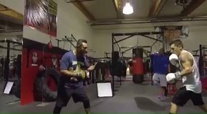 13K views · 618 reactions | 5 hours 'til Oscar Valdez lets his hands go! Watch on ESPN at 9 pm et! | Everlast | Facebook