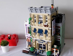 69K views · 1.5K reactions | Watch the LEGO Police Station modular building with 2,923 pieces come together! by Jay's Brick Blog https://bit.ly/3lEhujY | Beyond the Brick | Facebook