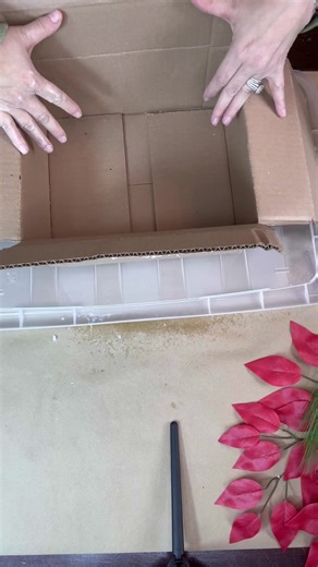 8.3K views · 131 reactions | Do you want to learn about FLOCKING ?!? Here’s a short tutorial on just that!! Link in the comments to purchase the flocking !! #diytutorial #onawhimm #diy #flocking #FlockingFabulous | On A Whimm Wreaths and Decor by Dona | Facebook