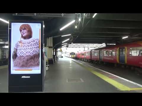 Southwestern Railway Class 458 Arrives at London Waterloo station