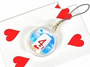 カード・イン・ストラップ byMagzaic ※ ｜全商品一覧や手品グッズ揃うマジックショップ｜セオマジック