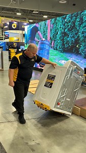 Rhino Cart is the heavy-duty moving dolly built for tough jobs. With a 2,000 lb load capacity and an adjustable frame that extends up to 46 inches, this all-terrain cart makes it easy to move furniture, equipment, and appliances over rough surfaces. #Moving #RhinoCart #MovingDay #Tools #MustHave | Gadget Glimpse