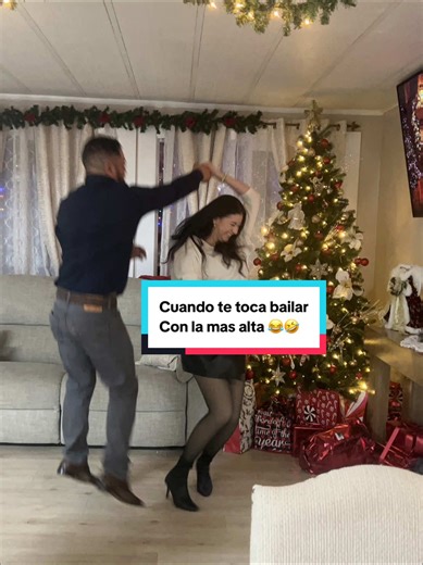 Divertidos Momentos de Baile con Parejas Altas
