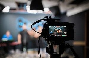 How does Vimeo work and make money: Business Model