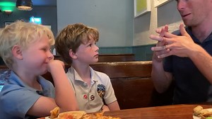 212K views · 10K reactions | The kids asked me to teach them some ASL for their trip to America.  This was the first I heard of any trip to America but apparently they’ve one planned 藍 | Sign Source learning | Facebook