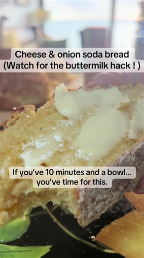 Easy Cheese & Onion Soda Bread Recipe Without Yeast