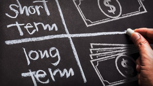 Short-Term vs. Long-Term Investing: What's the Difference?