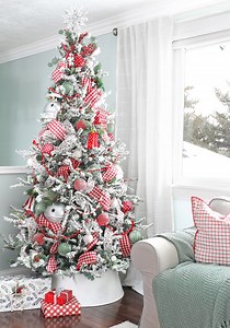 How to Decorate Your Christmas Tree Like A Pro