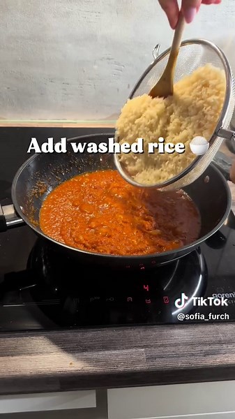 Step-by-Step Coconut Jollof Rice Recipe for Nigerian Food