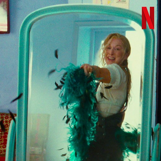 236K views · 6.6K reactions | On vous propose de prolonger l’été en chanson avec un petit voyage en Grèce en compagnie de Meryl Streep.  Mamma Mia!, c’est déjà dispo. | Netflix | Facebook