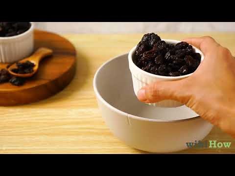 How to Plump Raisins