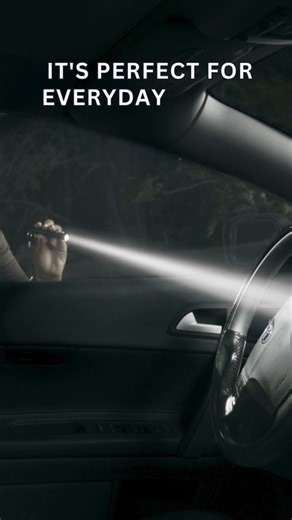 Light up your world with the Maglite Solitaire LED keychain flashlights! Don't let the size fool you - this tiny titan delivers powerful light. Perfectly portable, conveniently convertible - from focused beam to broad-angle floodlight, always right there in your pocket when you need it most! | Maglite