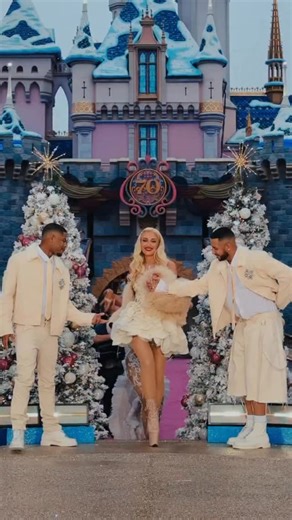 Gwen Stefani on Instagram: "see u christmas morning from Sleeping Beauty’s Castle for Disney Parks Magical Christmas Day Parade ❄️ tune in 10am ET / 7am PT on @abc @hulu @disneyplus #DisneyChristmasCelebration gx 🎄"