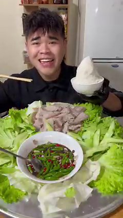 2.1M views · 10K reactions | Thịt heo chấm mắm mực có Thúi như lời đồn | Tài Tỏi | Facebook