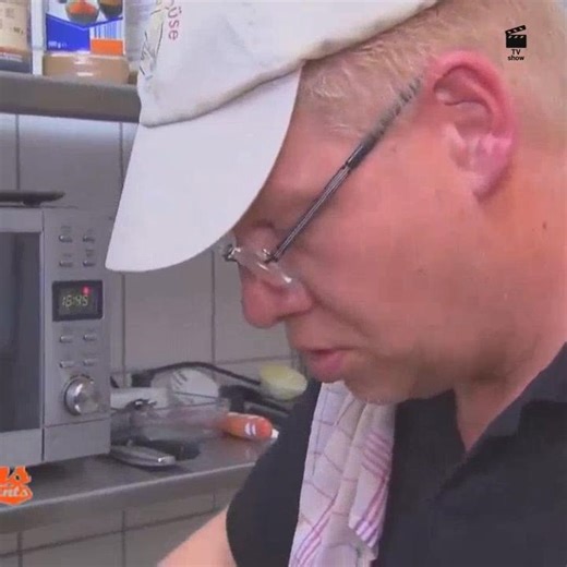 132K views · 658 reactions | Frank geschockt Dosenfutter & Bratwurst aus der Friteuse 2 8 Rosins Restaurants Kabel EinsTeil-3 #fblifestyle | Rosins Restaurants Geschichte | Facebook