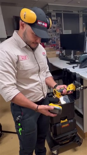 With many applications, the Universal Dust Extractor is a portable system making dust removal on site quick and convenient. #DEWALT #CordlessTools #review #fyp Video Credit: @MrLatinoChippy